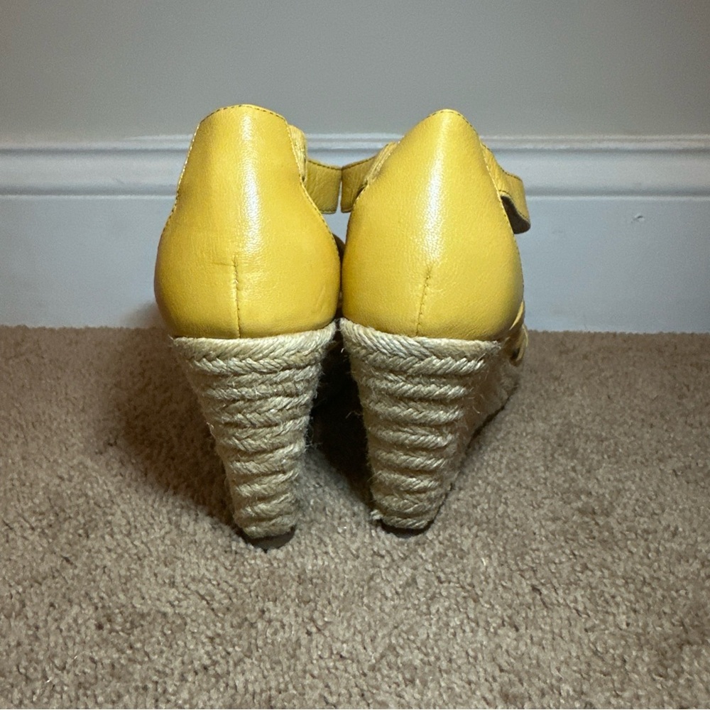 Sofft Women’s Wedge Heels  Zip Yellow Sandal Size 8M Leather - Picture 9 of 12
